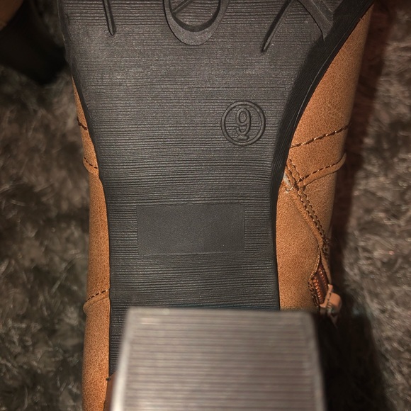 Brown suede booties - Picture 5 of 6